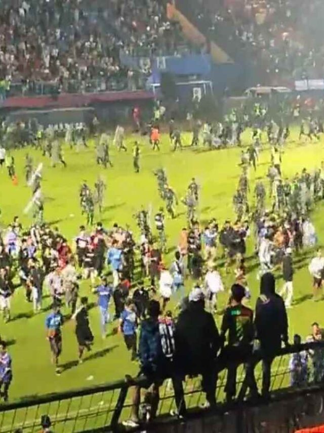 Riot during football match in Indonesia, more than 129 killed, 180 injured